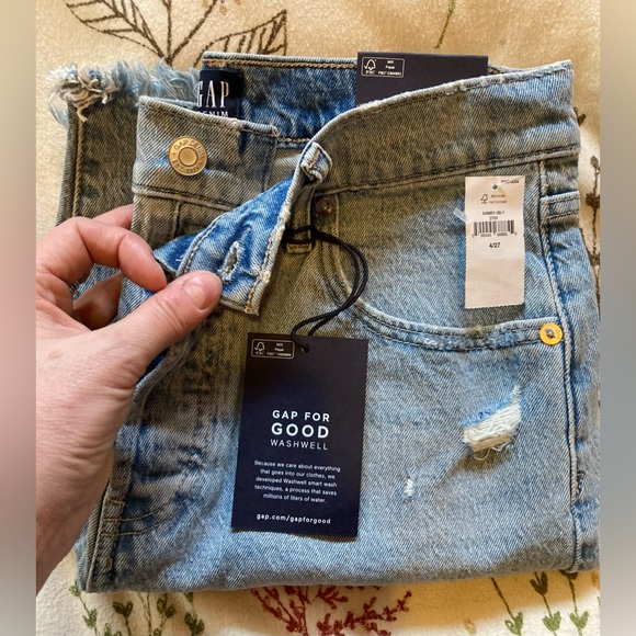 GAP High Rise light denim Bermuda jean shorts • size 27/4 • NWT • new, never use - Picture 9 of 10